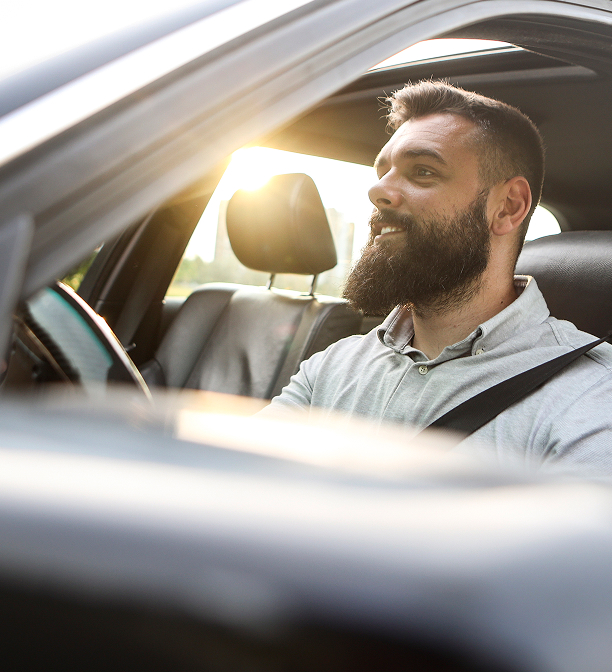 Widget_male_driving_car
